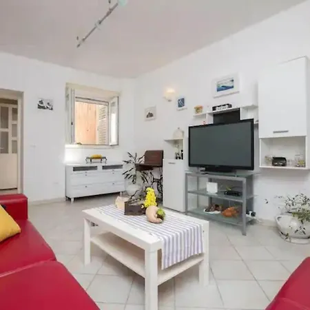 House Legosi - Three Bedroom House * Затон