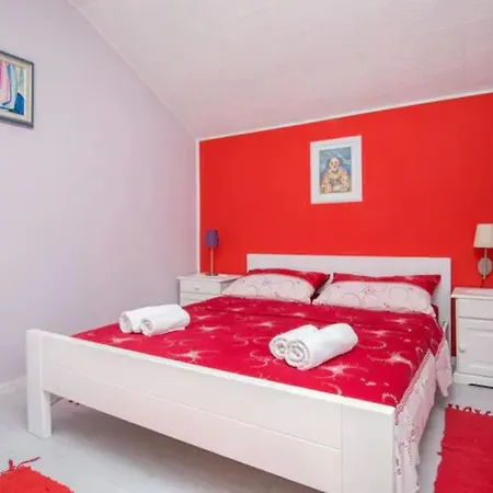 House Legosi - Three Bedroom House Tatil Evi